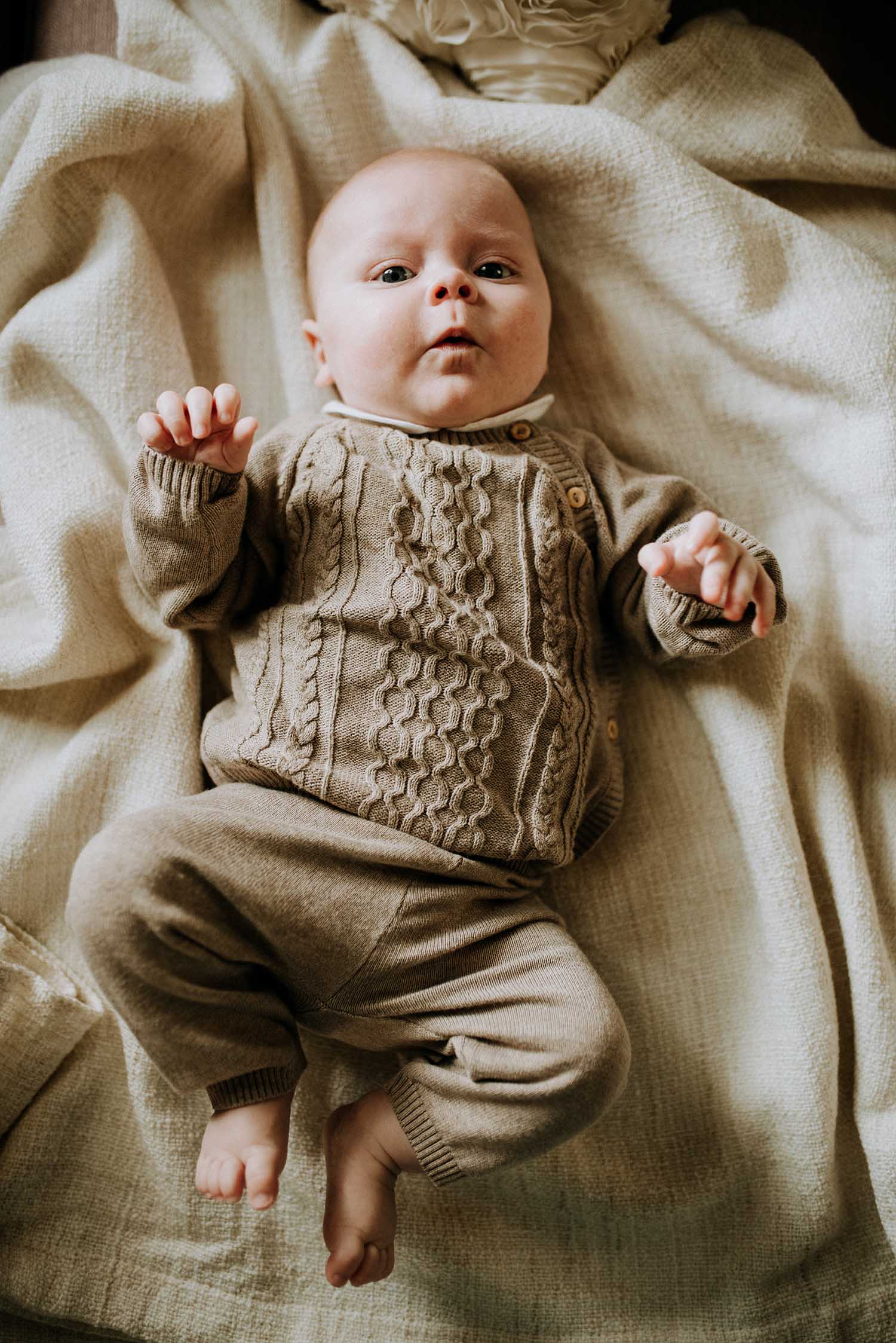 newborn baby familie fotograaf bureaucocoon Nederland Limburg zoon dochter broer zus papa mama zwangerschap babybuik